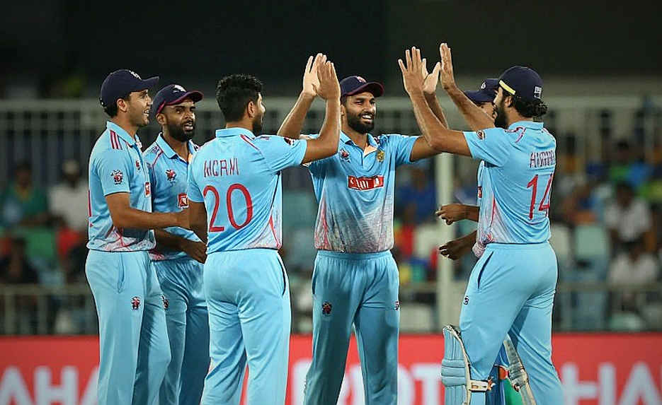 একটি ব্যাক স্প্যাজম, তিনটি ঘড়ি: এশীয় পেস আক্রমণের খোলা খতিয়ান