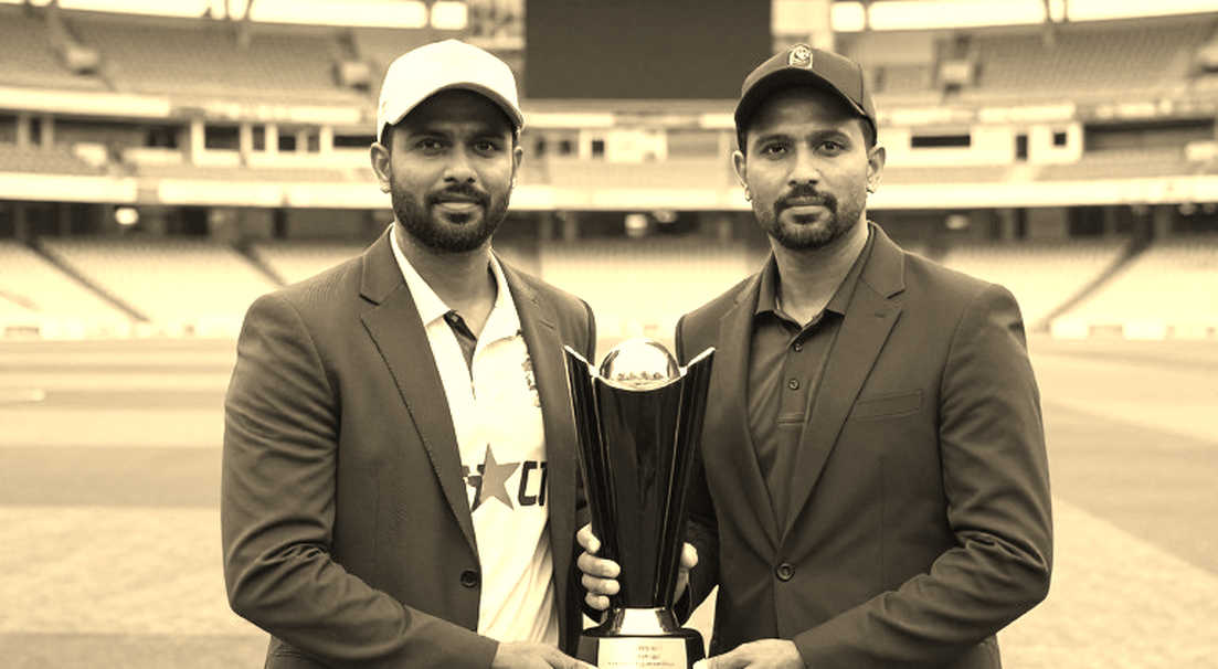 সকালে নেতৃত্ব ছাড়লেন হরমনপ্রীত, রাতে অধিনায়ক স্মৃতি: একটি সাজানো হস্তান্তরের ভেতরের গল্প